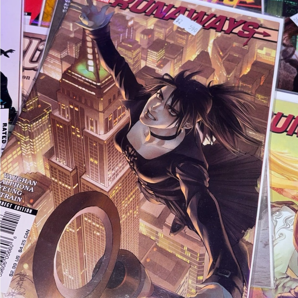 Marvel Runaways Comic Collection - image 3